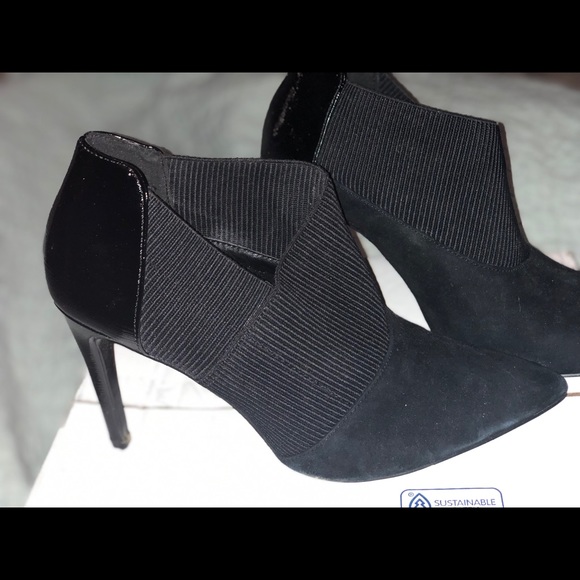 Nine West booties - Picture 3 of 3